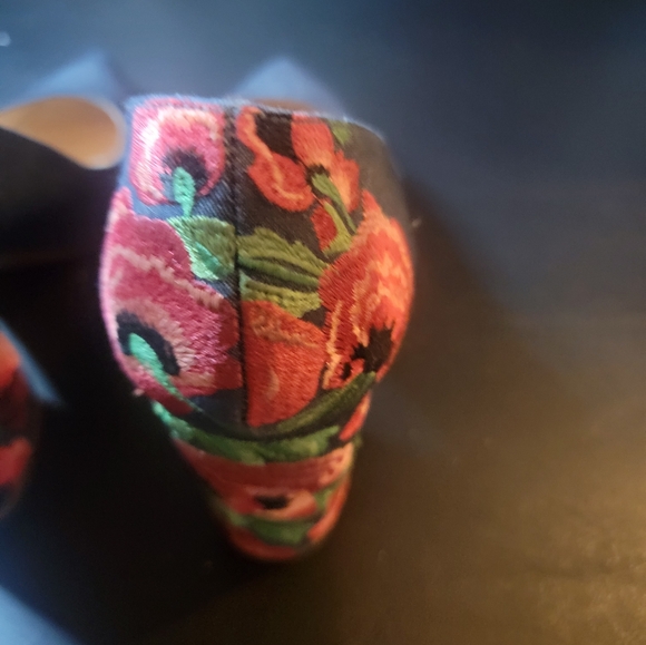 Jessica Simpson Denim High Heels - Picture 3 of 6